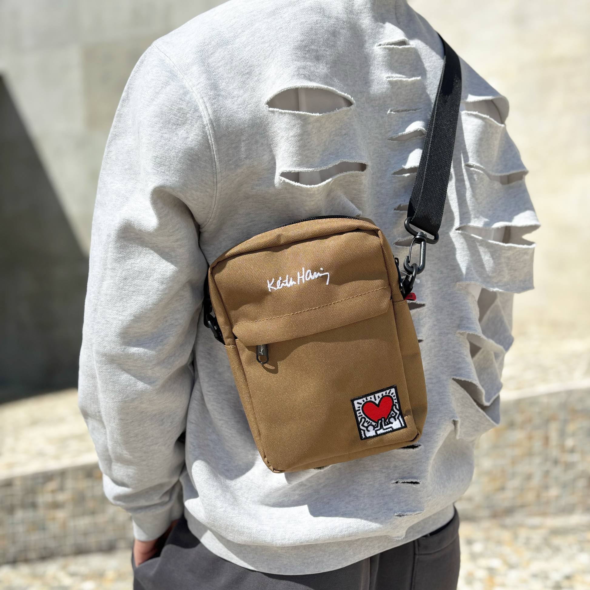 COACH&amp;Keith Haringショルダーバッグ Coach x Keith Haring Collection is kinda bonkers but kinda cool