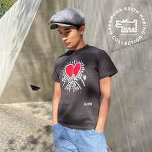 Load image into gallery viewer, Rainbow Works Keith Haring S/S TEE B (Holding Heart) KH-KH2304