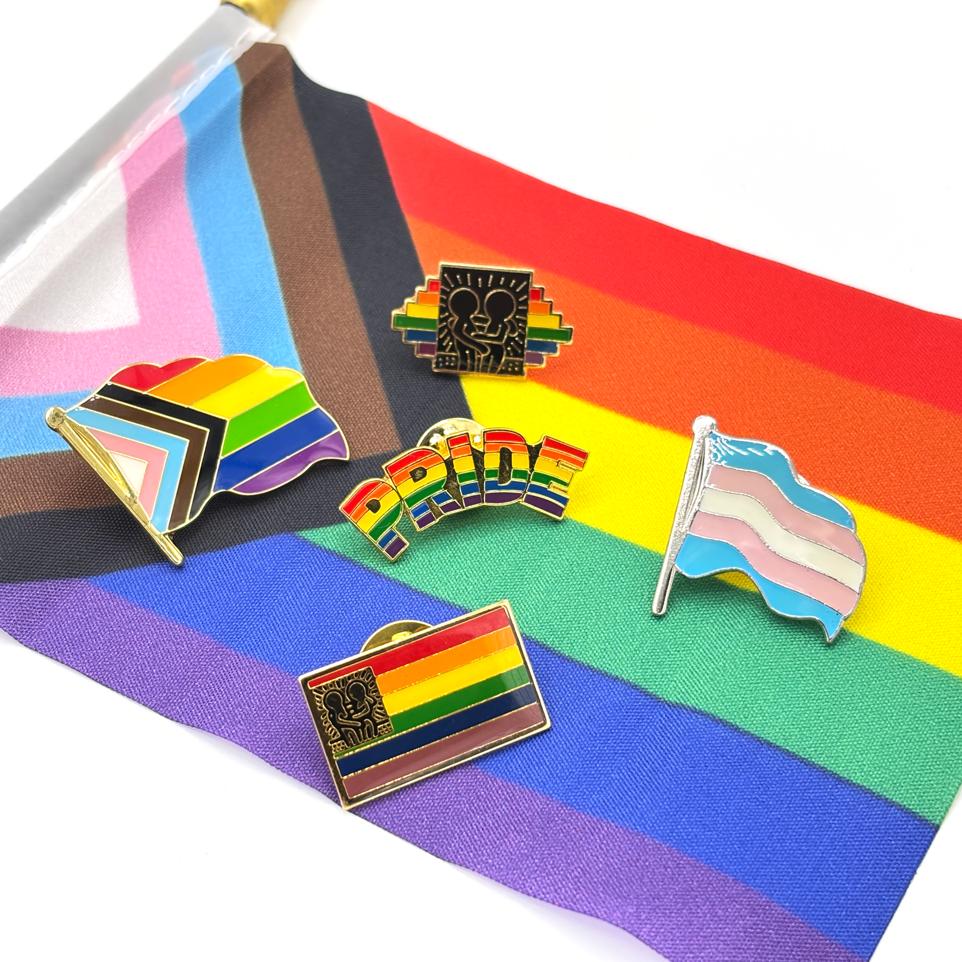 キース・ヘリングピンバッジ Rainbow Flag Keith Haring キース・ヘリング ピンバッジ – Nakamura