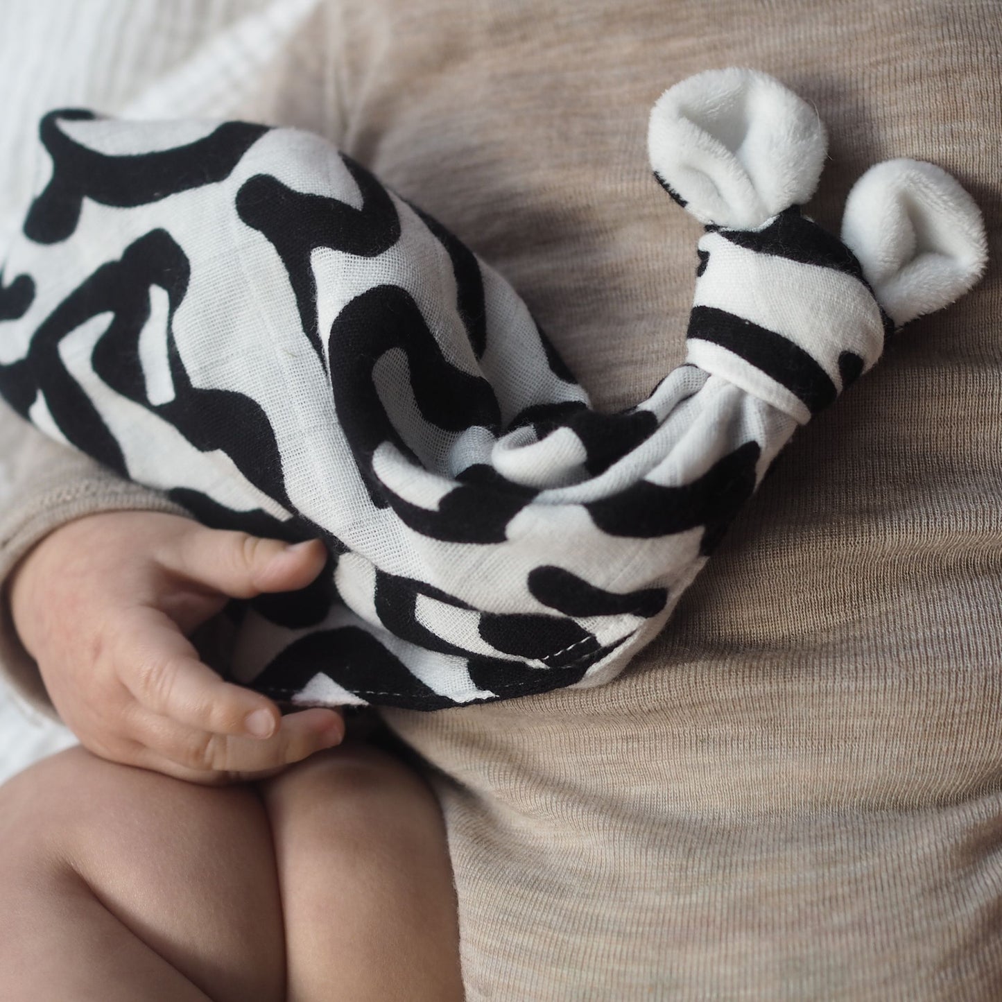 ETTA LOVES x KEITH HARING TEETHING COMFORTER