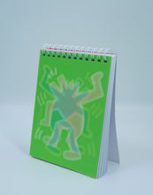 将图片加载到图库查看器，Keith Haring Dancing Dog 双凸记事本